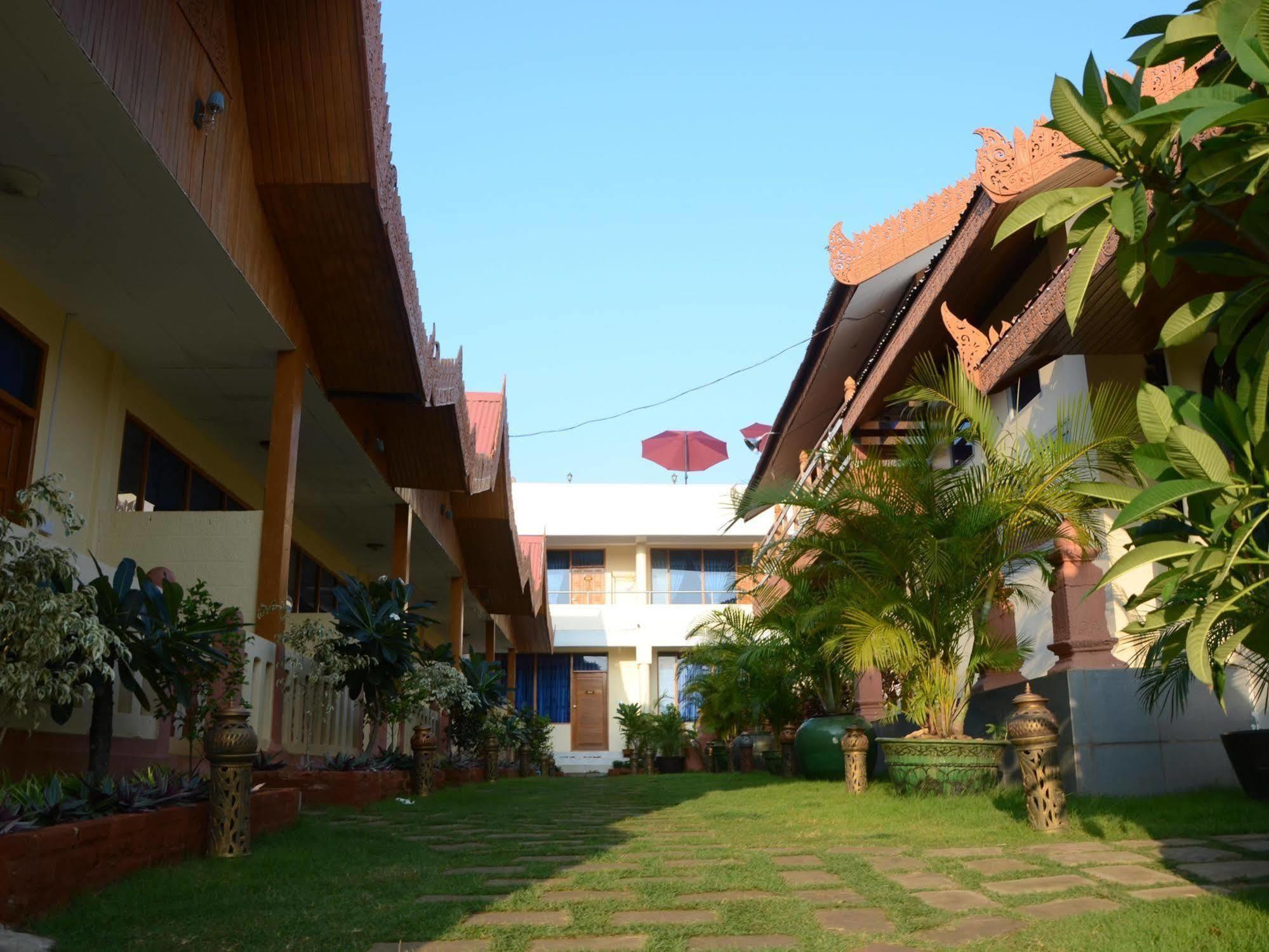 Manisanda Hotel باغان المظهر الخارجي الصورة