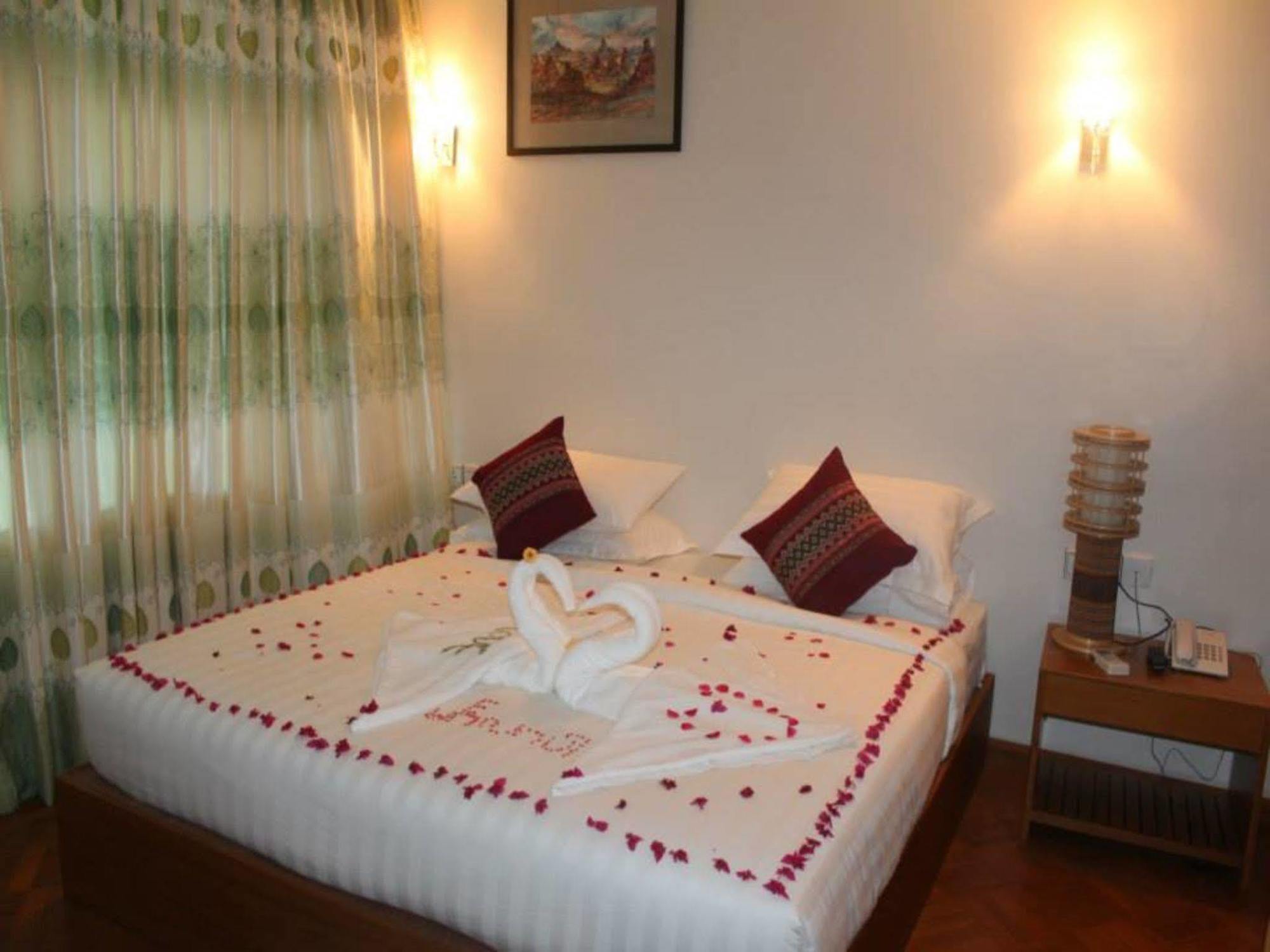Manisanda Hotel باغان المظهر الخارجي الصورة